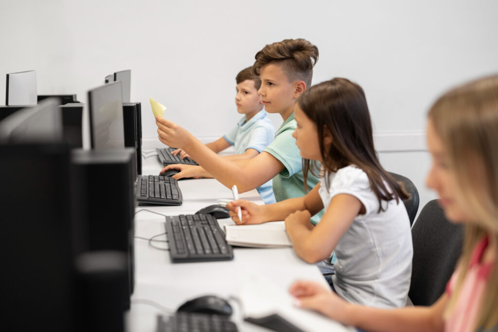 Integrating Technology into US Classrooms