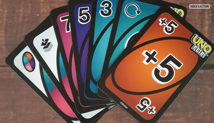 Play UNO Flip Card Game